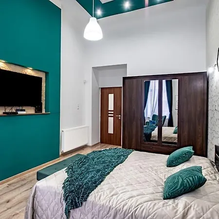 Emerald * Budapest